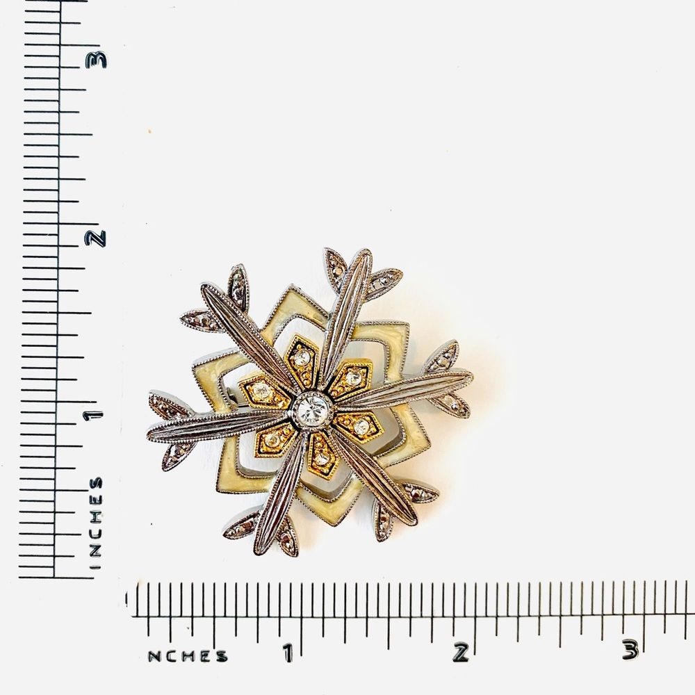 Snowflake Pin - Picture 2 of 3
